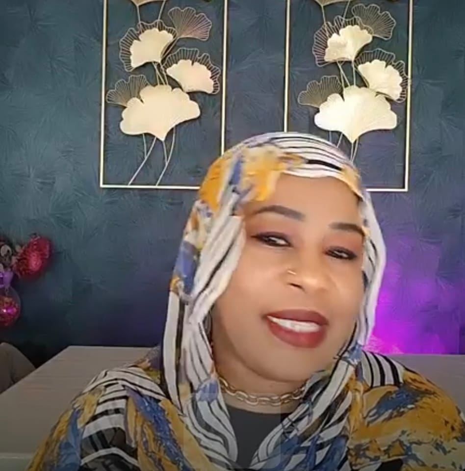 شاهد بالفيديو.. زوج إبنة ماما كوكي يرد على إتهامات سماح: (لا أقبل الكلام في عائلتي وزعلان جداً من الإنسانة دي)