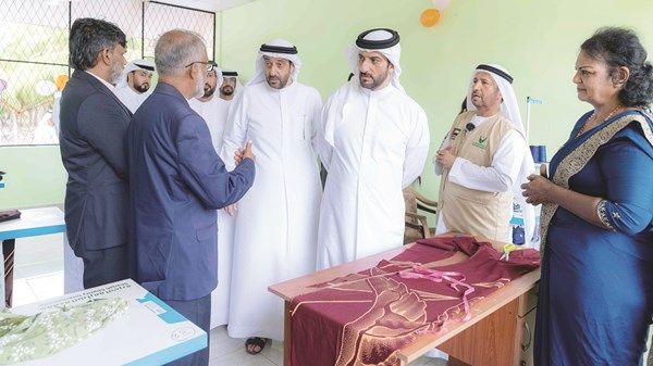 سلطان بن أحمد القاسمي يزور قرية الرحمة في سريلانكا