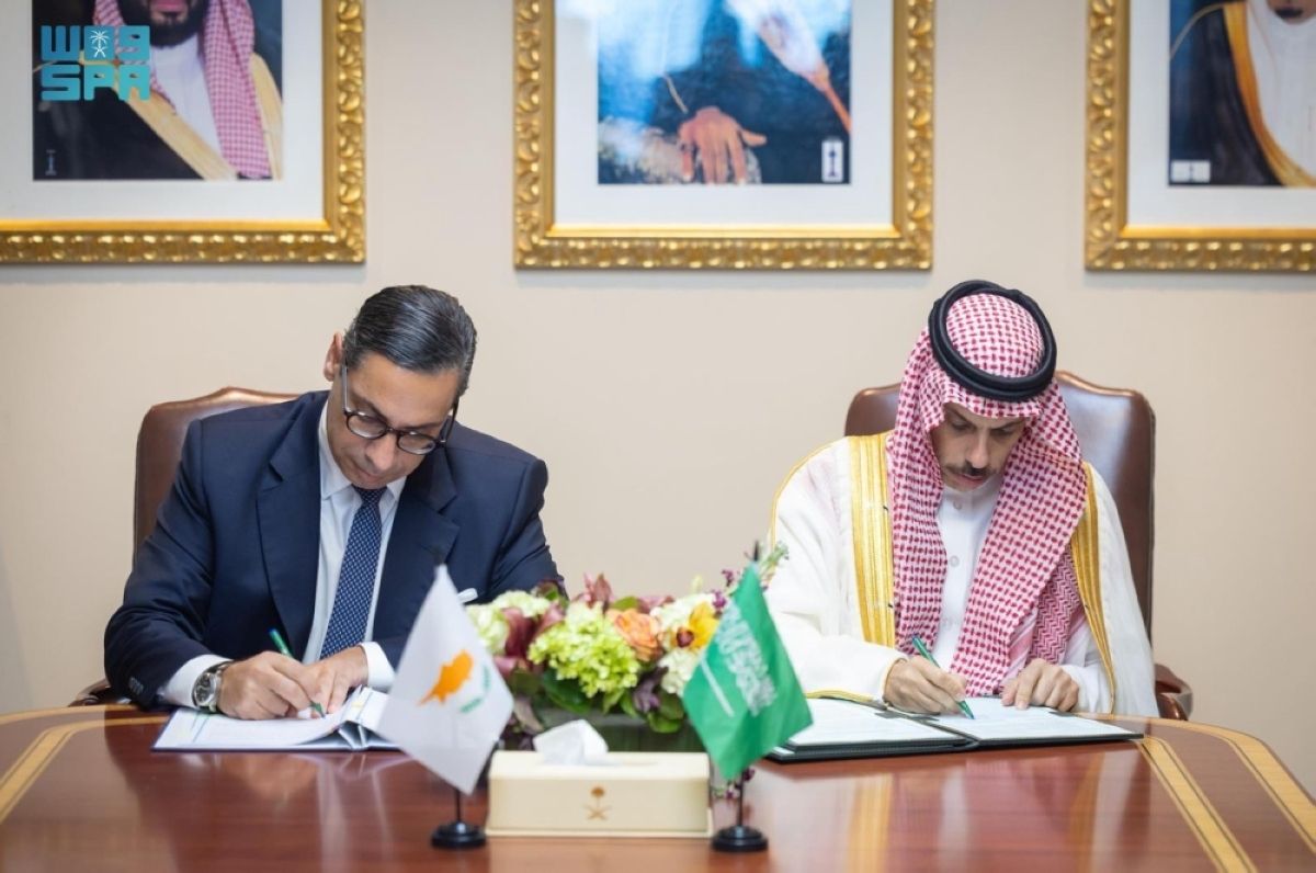 وزير الخارجية يلتقي وزير خارجية قبرص ويوقعان اتفاقية عامة للتعاون بين البلدين