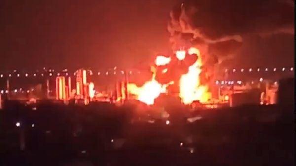 أوكرانيا: قصفنا محطة لضخ النفط في روسيا