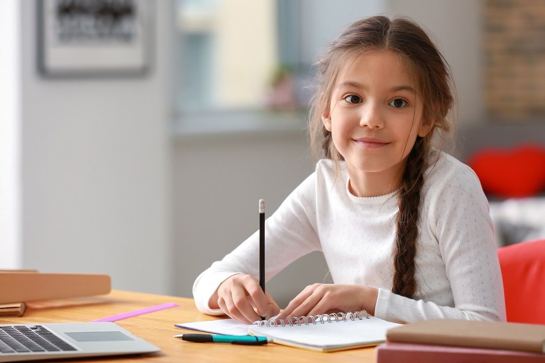 أساليب لمذاكرة طفلك بذكاء بدلاً من الاعتماد على الجهد المكثف..
