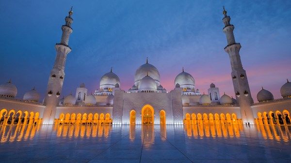 مركز جامع الشيخ زايد الكبير يعزز مكانته على خريطة السياحة الثقافية المستدامة