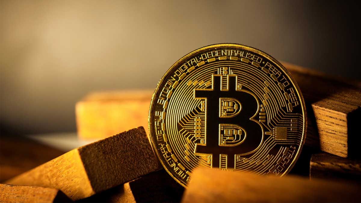 تراجع سعر البيتكوين وفقدان مستوى 110 ألف دولار وعملة XPL تسجل أفضل أداء يومي