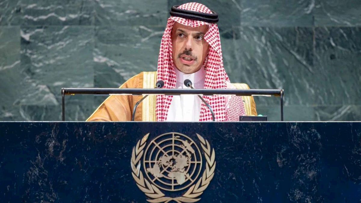 الأمير فيصل بن فرحان يشدد على الحل العادل للقضية الفلسطينية
