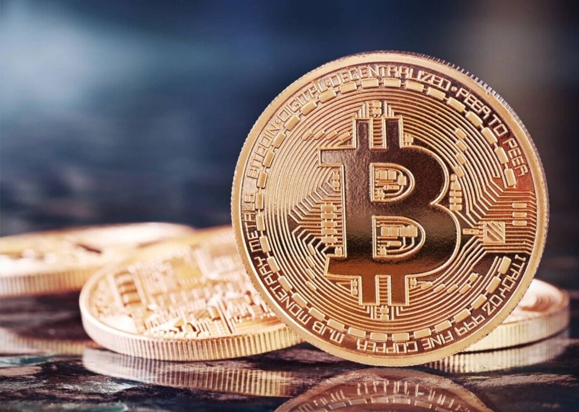 سعر البيتكوين يتجاوز 112 ألف دولار وارتفاع ملحوظ في سعر العملة الرقمية HYPE