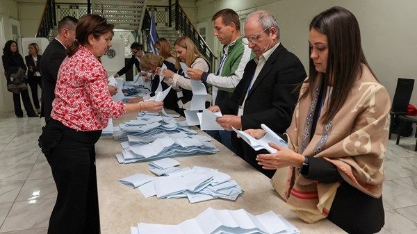 الحزب الحاكم في مولدوفا يتصدر الانتخابات البرلمانية