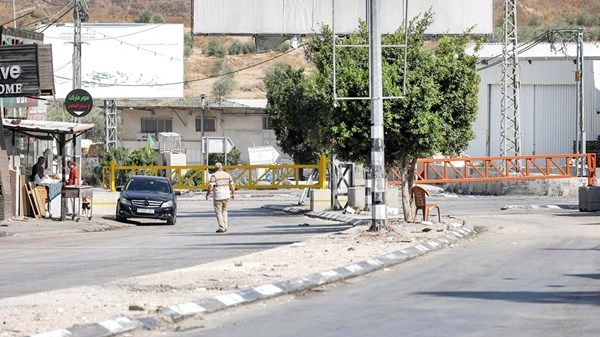 إسرائيل تشدد الإجراءات العسكرية بالضفة الغربية