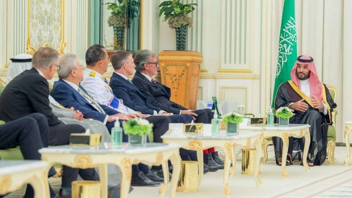 38 سفيراً في يوم واحد... محمد بن سلمان يتسلم اوراق اعتماد سفراء الشرق والغرب