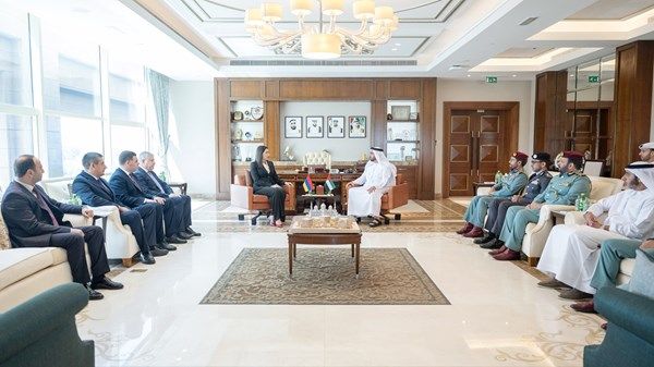 سيف بن زايد يلتقي وزيرة الشؤون الداخلية في أرمينيا وتوقيع مذكرة تفاهم بين البلدين بشأن تبادل الرخص