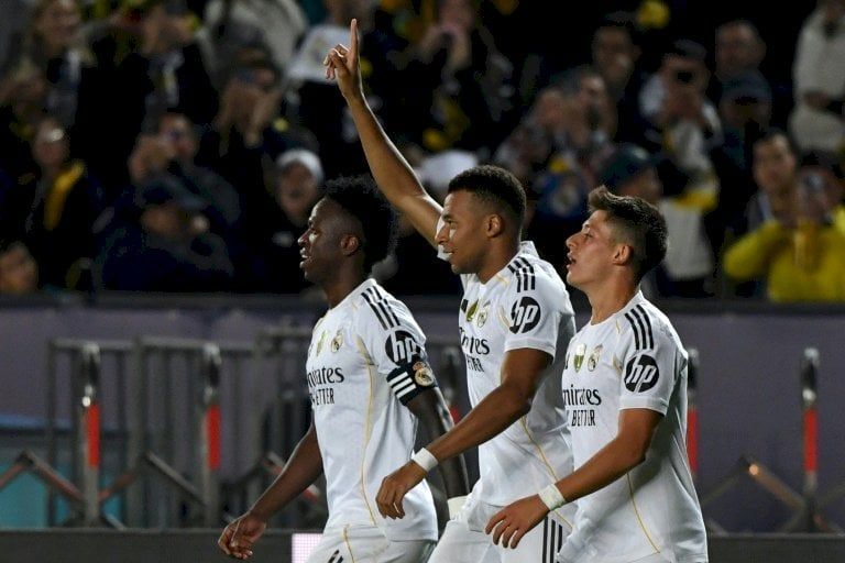 دوري أبطال أوروبا: مبابي يقود ريال مدريد إلى استعادة توازنه بـ"هاتريك"