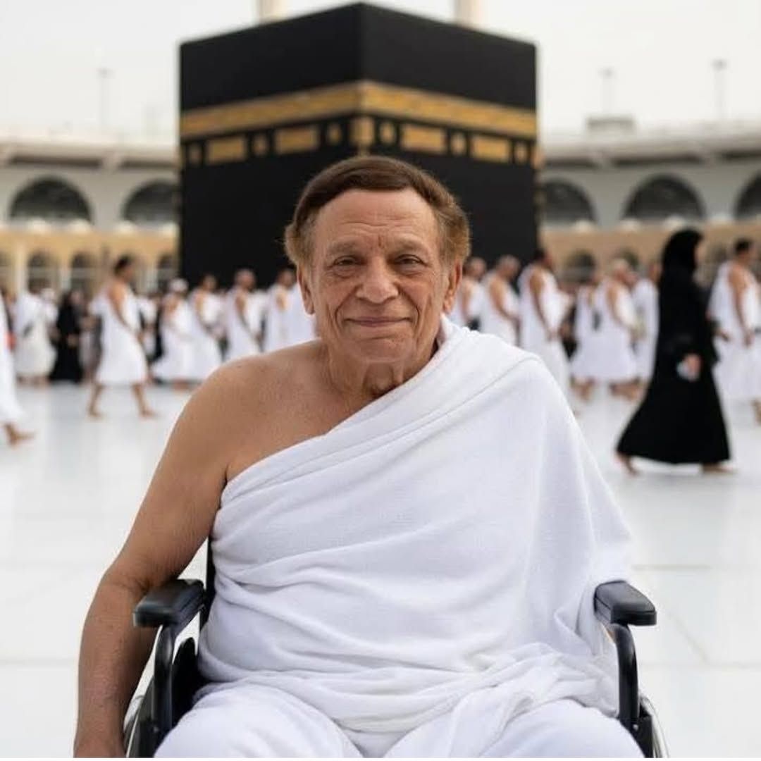 حقيقية أم مزيفة؟.. أحدث ظهور لعادل إمام على كرسي متحرك من داخل الحرم المكي