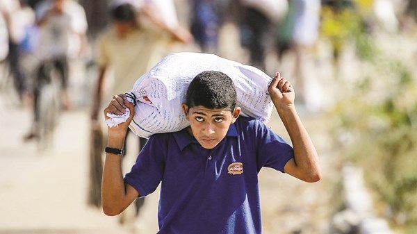 «الأونروا»: 660 ألف طفل في غزة محرومون من التعليم للسنة الثالثة
