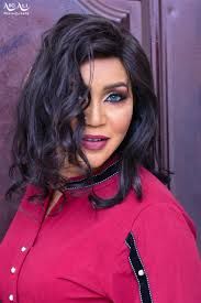 شاهد بالفيديو.. الفنانة هبة جبرة تودع البحرين بــ(الحوت) وتقول: (محل ما نمشي بنسوق الجان معانا)