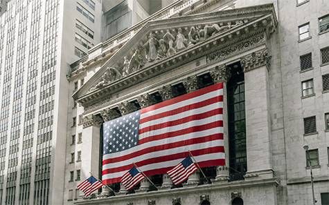 الداو جونز وإس آند بي 500 يحققان مستويات إغلاق تاريخية جديدة