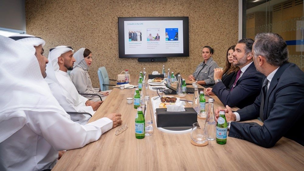 "بريدج" و"لينكد إن" تعلنان عن توقيع اتفاقية شراكة لتمكين المواهب لوظائف المستقبل