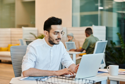 Gulf Fintech 2025: كيف تعيد الشركات الناشئة تشكيل المدفوعات والامتثال والاستثمار في الشرق الأوسط