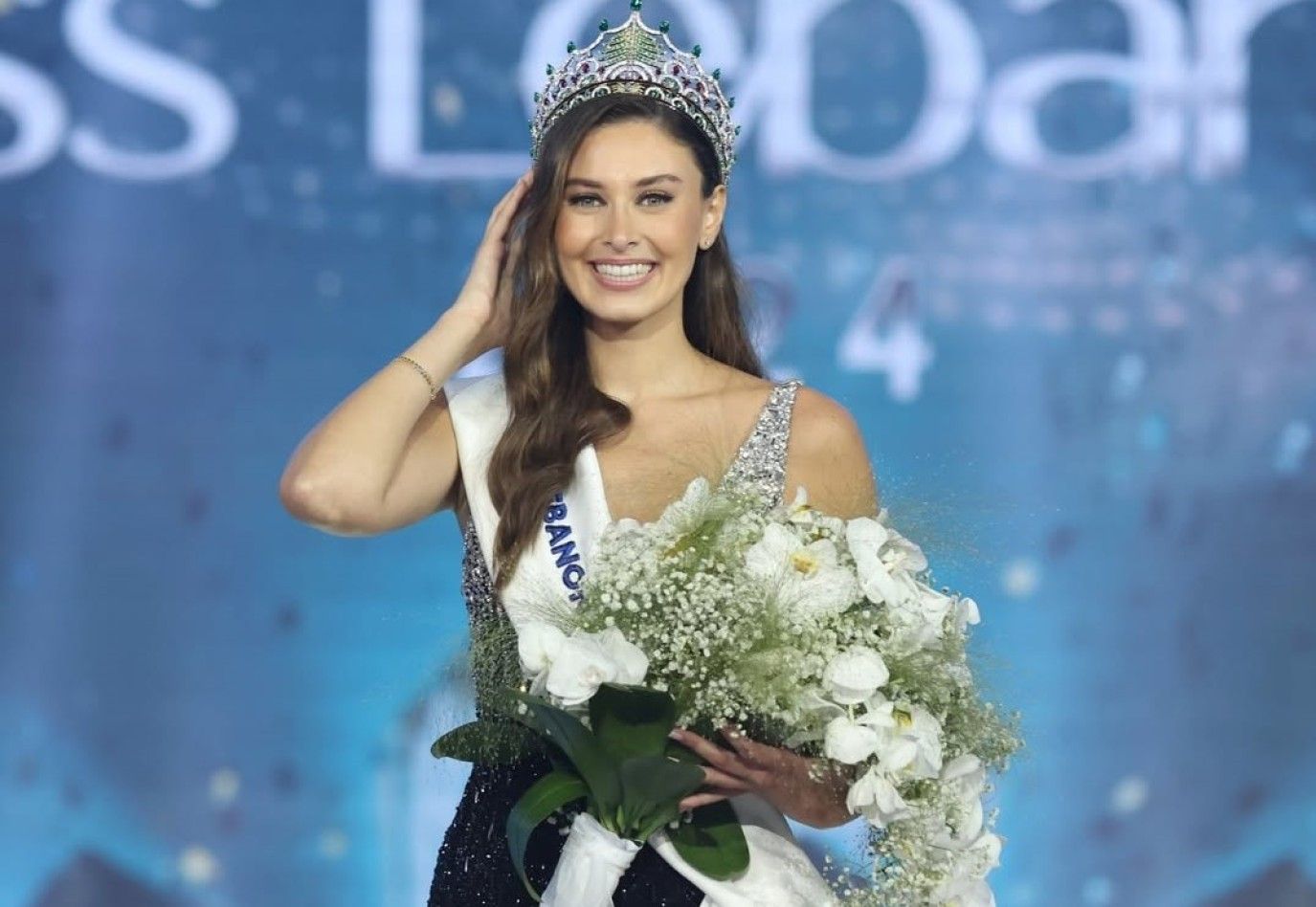 للصبية الملكة.. الأغنية التي توّجت الفائزات بلقب ملكة جمال لبنان على مدار 30 عامًا