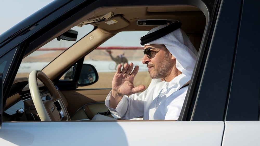 هزاع بن زايد يشهد منافسات ختامي مهرجان العين لسباقات الهجن 2025