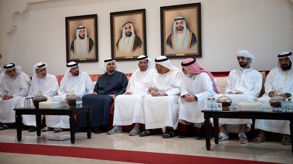 ذياب بن محمد بن زايد يقدِّم واجب العزاء في وفاة سيف راشد النايلي ومحمد فالح الشامسي