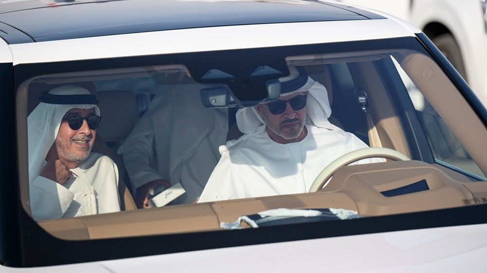 هزاع بن زايد يشهد منافسات ختامي مهرجان العين لسباقات الهجن 2025