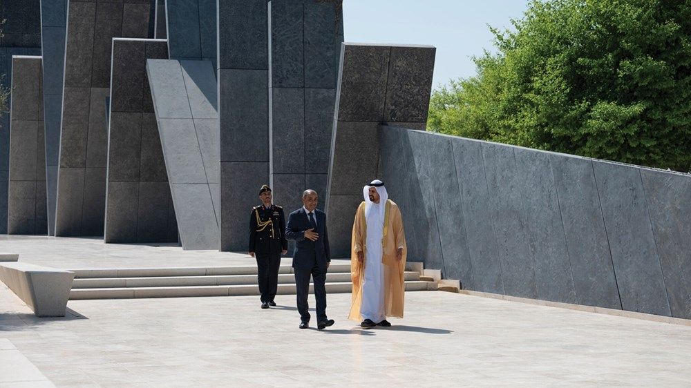 ذياب بن محمد بن زايد يستقبل رئيس الوزراء اليمني في واحة الكرامة