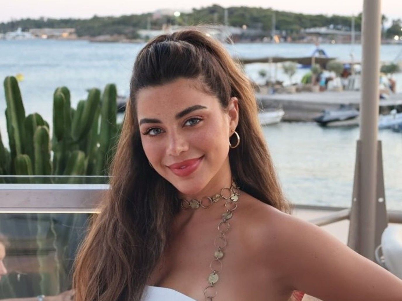 يارا السكري تخطف الأضواء في أسبوع الموضة بباريس .. شاهدوا إطلالاتها