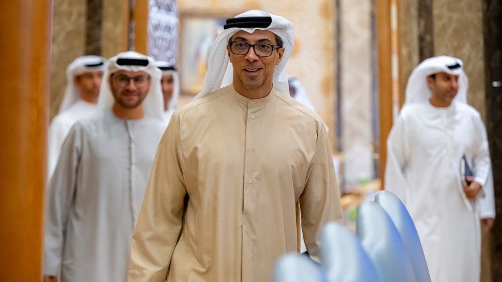 منصور بن زايد يترأس اجتماع اللجنة العليا بشأن قطاع الماء والكهرباء في إمارة أبوظبي