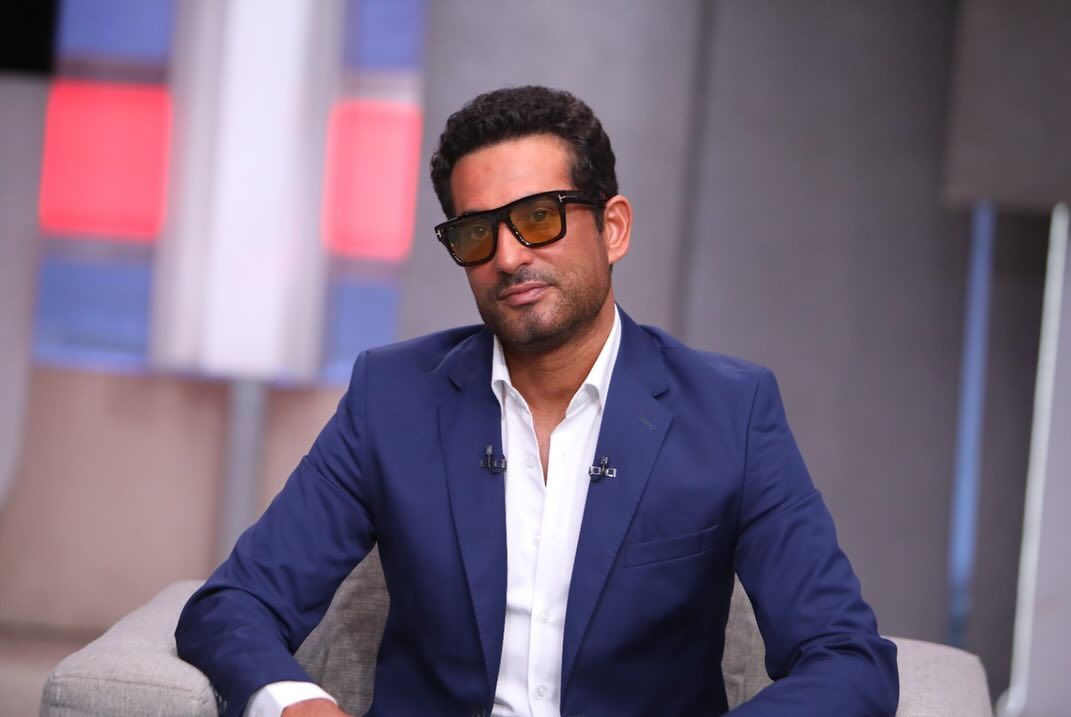 تهنئة عمرو سعد لزوجته تتحوّل إلى حديث المتابعين