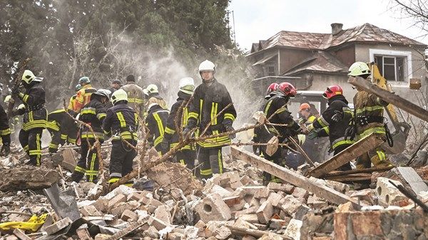 قتلى وتضرر بنية تحتية بهجوم روسي على أوكرانيا