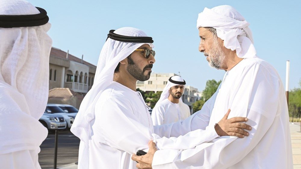 سيف بن زايد وخليفة بن طحنون يعزيان في وفاة وديمة حمد مبارك المنصوري