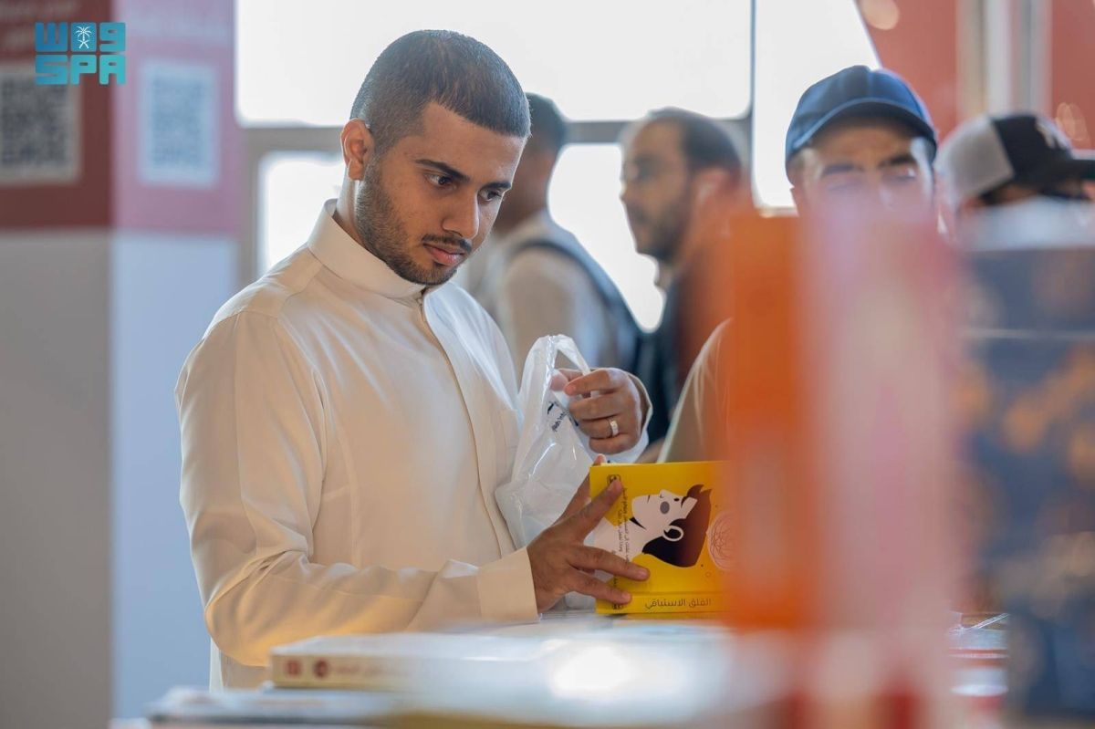 الكتاب يتحول إلى احتفال مجتمعي في معرض الرياض للكتاب