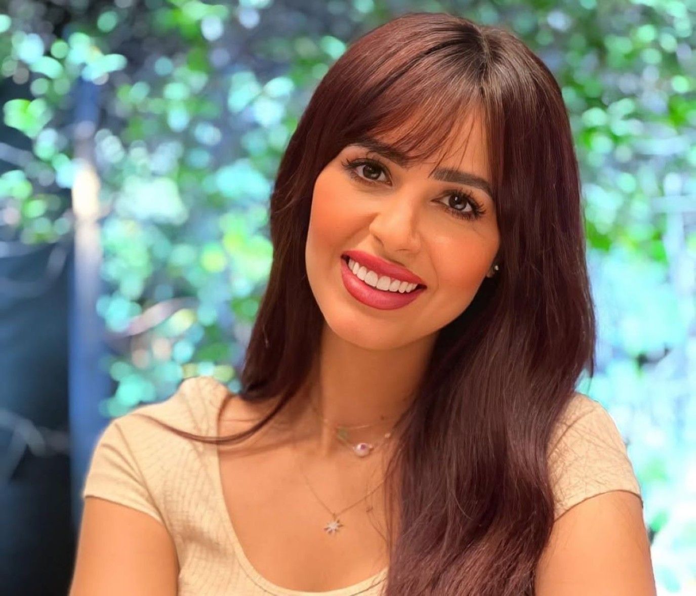 رنا سماحة تثير الجدل بعد نشرها صورة بفستان زفاف وحذفها.. فما القصة؟