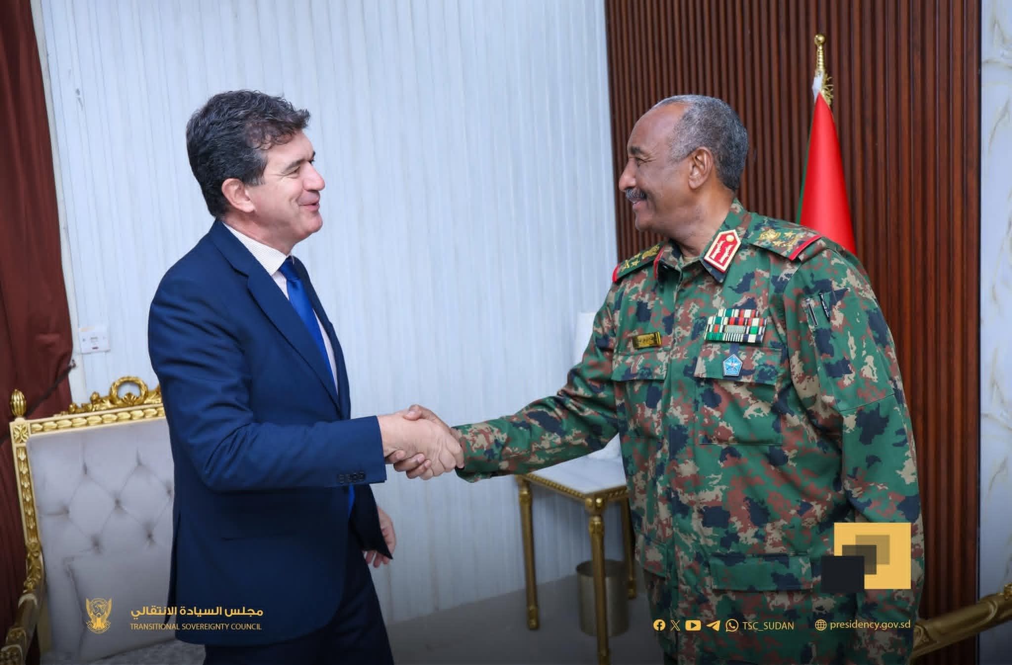 البرهان يلتقي السفير الأسباني