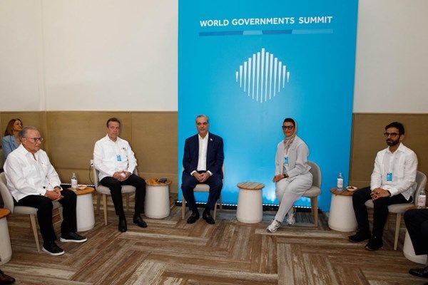 نورة الكعبي تلتقي رئيس الدومينيكان على هامش القمة العالمية للحكومات لمنطقة أميركا اللاتينية والكاريبي