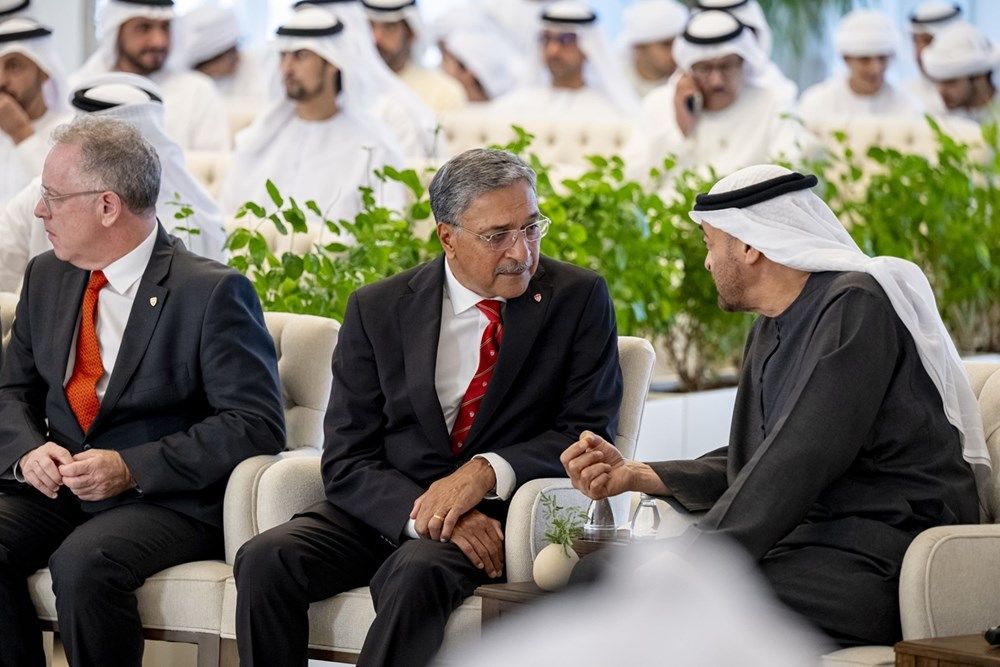 رئيس الدولة يستقبل وفد جامعة ماكغيل الكندية