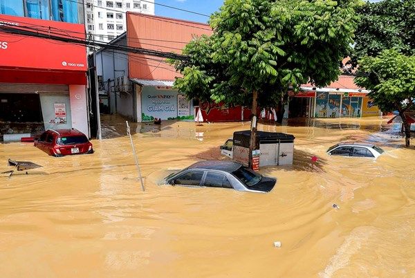 فيتنام تشهد فيضانات قياسية جراء الأمطار الموسمية