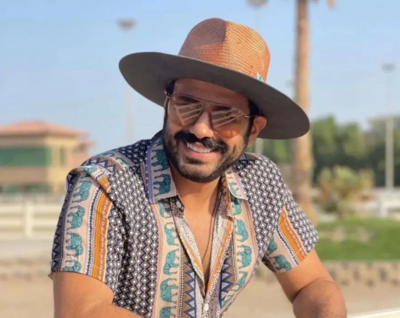 عبد الله بوشهري يكشف كواليس أزمته الصحية ويعلق على خلافه مع إلهام الفضالة