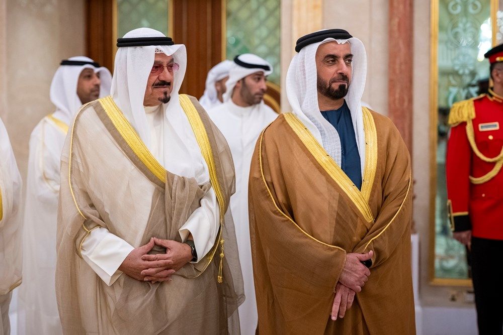 رئيس الدولة وأمير الكويت يبحثان العلاقات الأخوية والتطورات في المنطقة