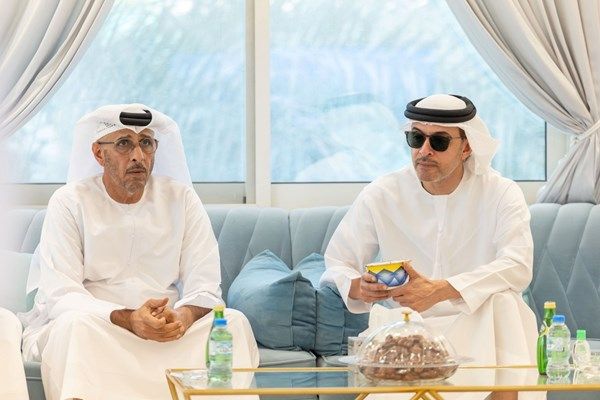 هزاع بن زايد يزور مطر حمد بن عميرة الشامسي في استراحته بمنطقة العين