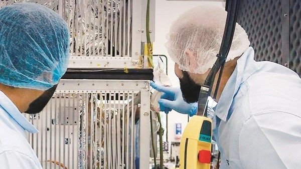 جامعة الإمارات تعلن اكتمال الاستعدادات لإطلاق القمر الاصطناعي العربي 813