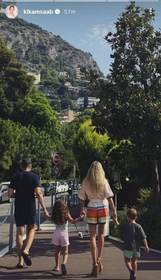 نشرت كريستينا صعب صورة عبر ستوري حسابها على إنستغرام جمعتها بزوجها وولديهما