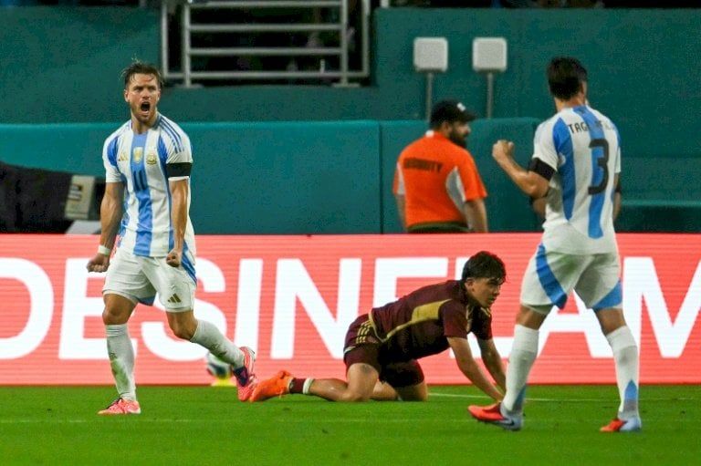 الأرجنتين تفوز وديا على فنزويلا من دون ميسي
