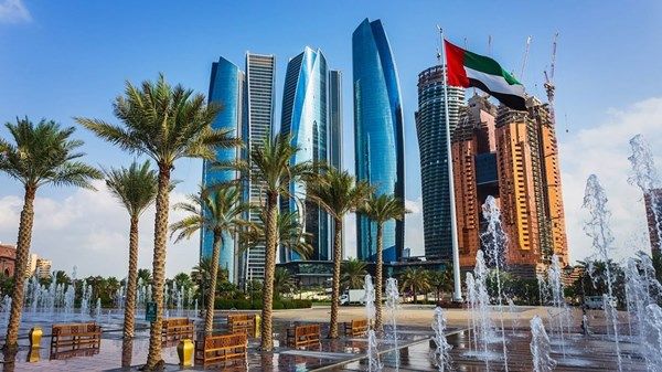 طقس صحو وفرصة سقوط أمطار غداً