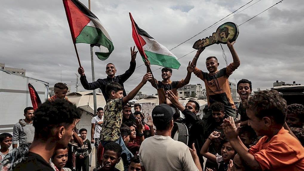 الغارديان: انتهى الأمر، لكن الغزيين ما زالوا يخشون المستقبل