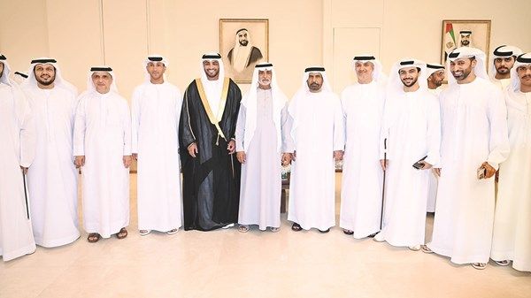 نهيان بن مبارك يحضر أفراح الظاهري والمهيري في العين