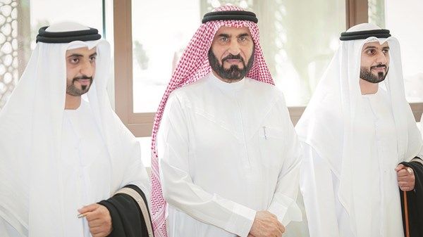 طالب بن صقر يحضر أفراح الشامسي والخاطري برأس الخيمة