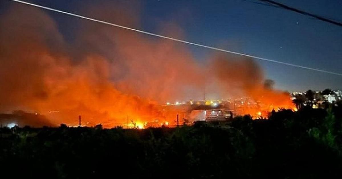لبنان: ضحايا بغارات إسرائيلية عنيفة استهدفت 6 معارض للجرافات والحفارات