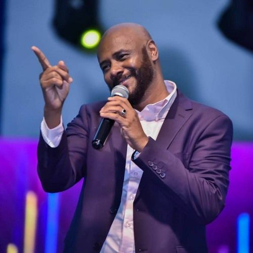 شاهد بالفيديو.. الفنان جمال فرفور يرد على تصريحه الشهير “أنا لوحدي إتحاد فنانين” ويؤكد: (الذين وقفوا معي يتعدوا بأصابع اليد)