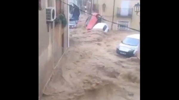 إسبانيا تشهد فيضانات مع هطول أمطار غزيرة