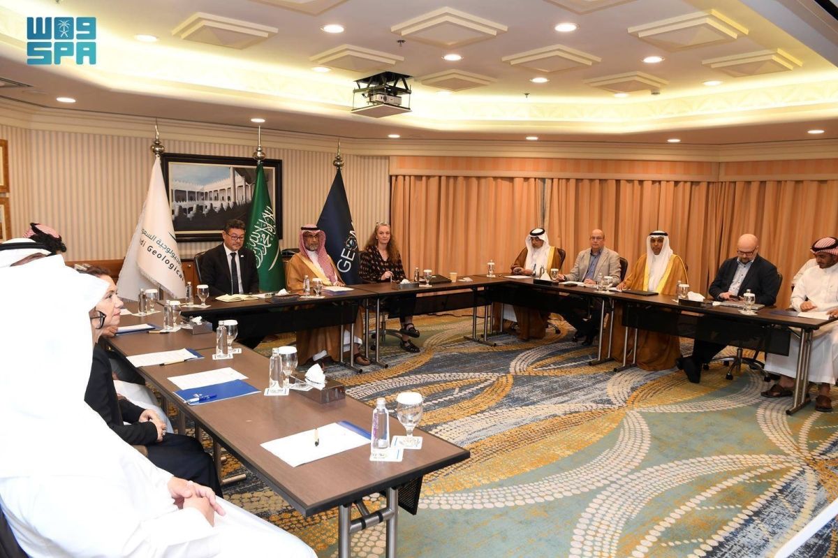 رئيس «المساحة الجيولوجية» يرأس لقاء رؤساء هيئات المسح الجيولوجي في العالم